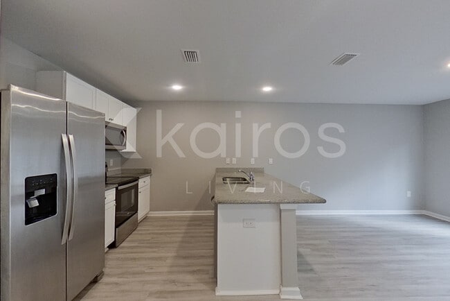 Building Photo - 4706 Malay Cir