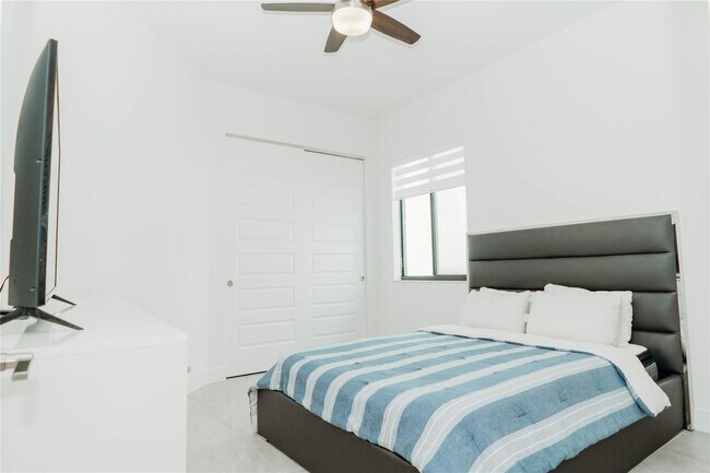 Building Photo - 10710 Aqua Ct