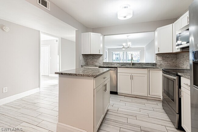 Building Photo - 1392 Churchill Cir