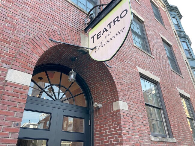 Building Photo - Teatro on Parmenter