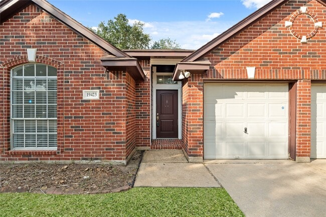 Building Photo - 19423 Misty Cove Dr