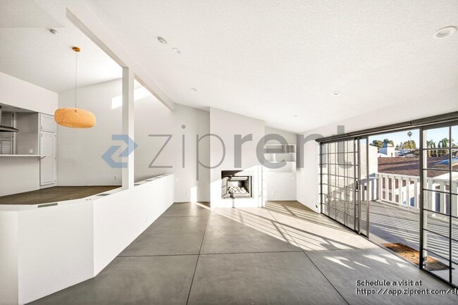 Building Photo - 2021 Carnegie Ln