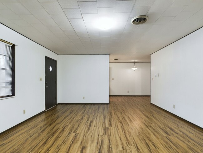 Foto del edificio - 74 NW Hills Dr