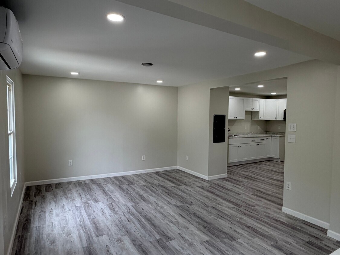 Foto del edificio - 1020 W Market St