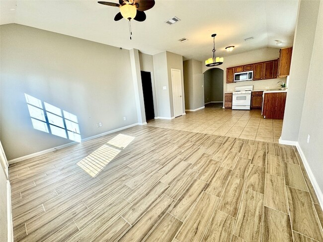 Foto del edificio - 7607 Legacy Pines Dr