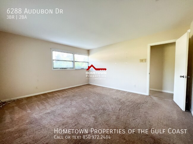 Building Photo - Stunning Mid-Century Modern Gem in Northea...