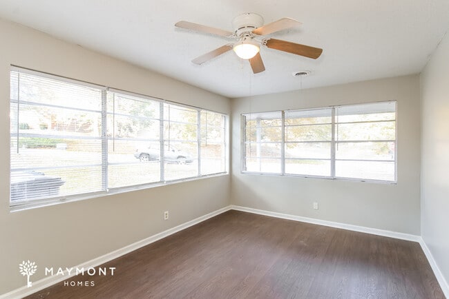 Foto del edificio - 3417 Knollcrest Rd