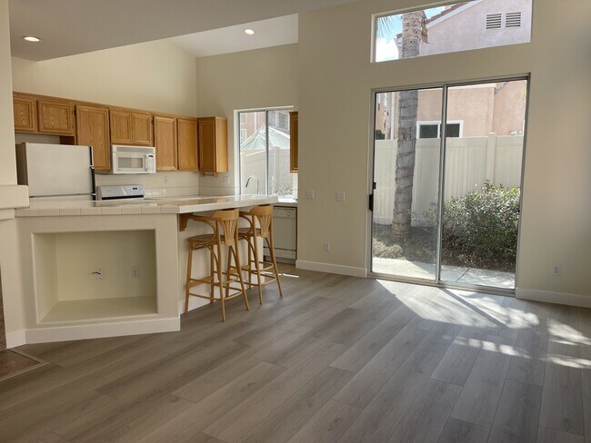 Building Photo - 811 Caminito Estrella