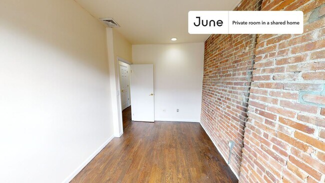 Foto del edificio - Room in Shared 4 bed/1.5 bath home
