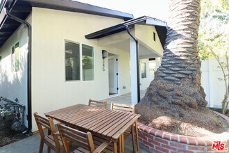 Building Photo - 345 Huntley Dr