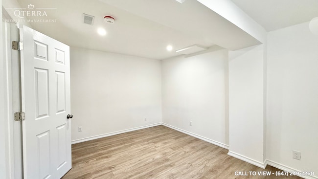 Building Photo - 15 Sleepy Hollow Pl