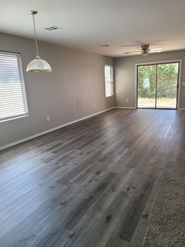 Foto del edificio - 19408 N Smith Dr