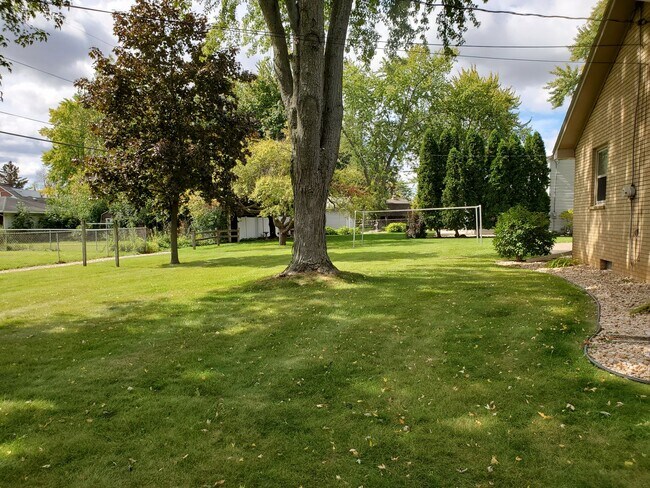 Foto del edificio - 115 Plummer Ct