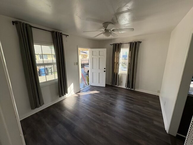 Building Photo - Clean, 2-bedroom, 1-bath rental located off Ventura Ave
