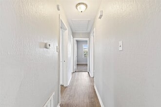 Building Photo - 322 24th Ave N