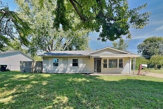 Building Photo - 635 Hanover Dr