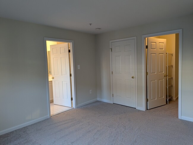 Foto del edificio - 2724 Manhattan Pl