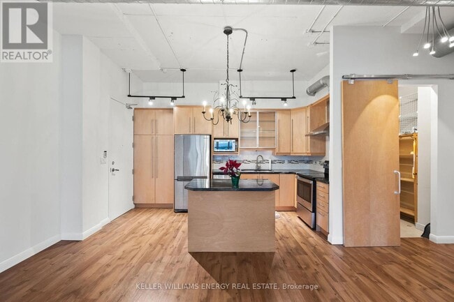 Building Photo - 712-188 EGLINTON Ave