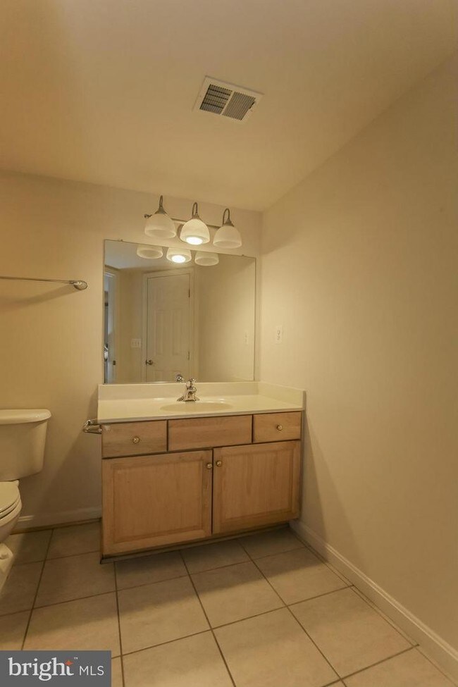 Building Photo - 13008 Pilgrims Inn Dr