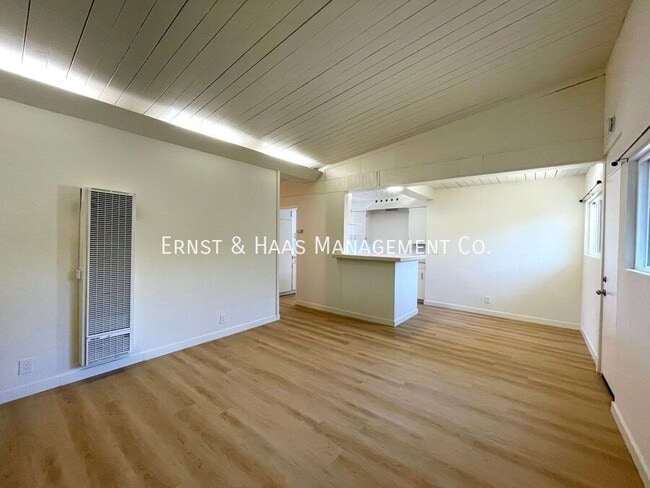 Foto del edificio - 3737 LeSage St