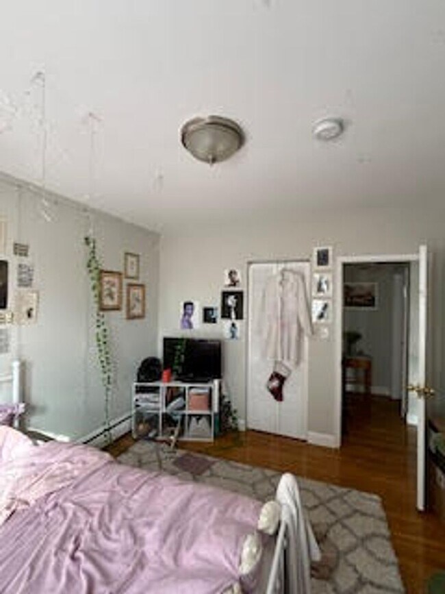 Building Photo - Awesome 2 Bed Apartment for Students