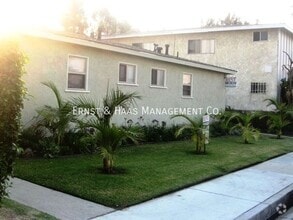 Building Photo - 4510 1/2 N Lakewood Blvd