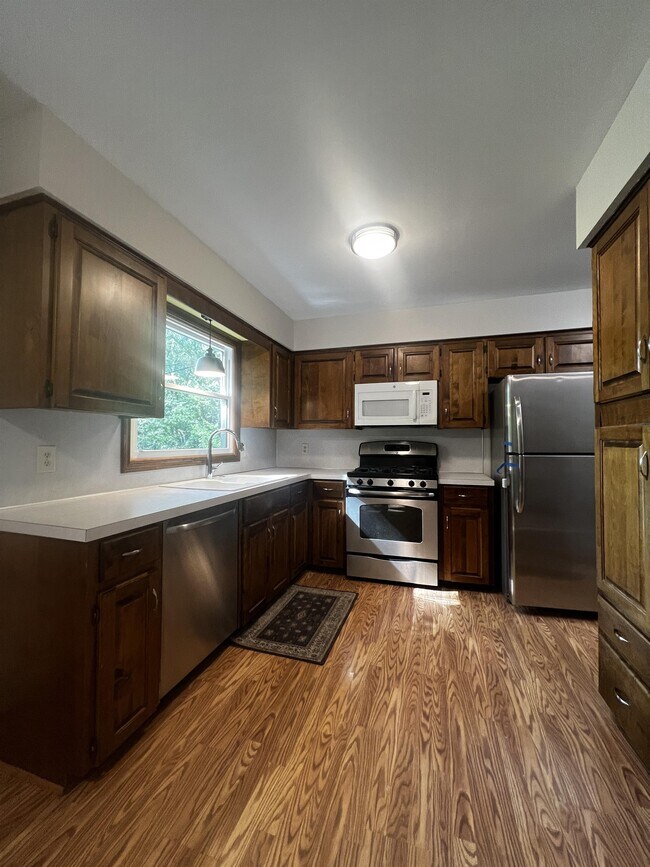 Building Photo - 1185 Kinney Ave SW
