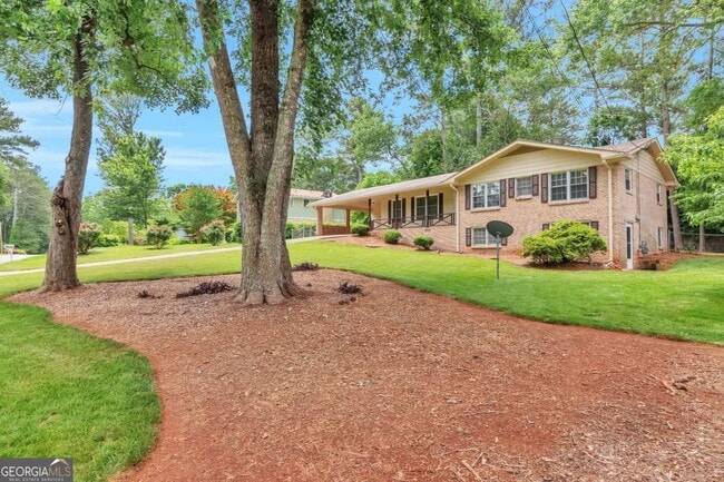 Building Photo - 759 Glen Cir SW