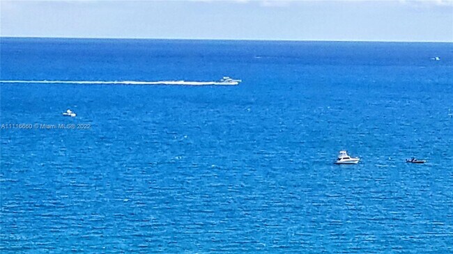 Foto del edificio - 2030 S Ocean Dr