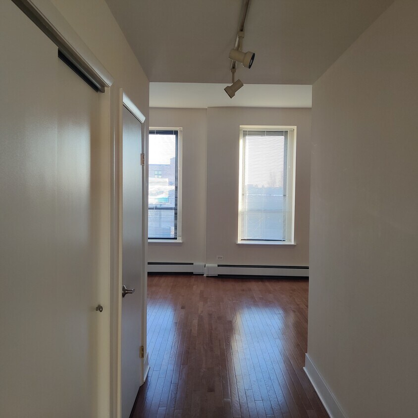 Primary Photo - 958 W Wrightwood Ave
