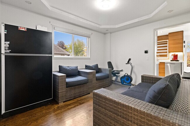 Building Photo - 228 Allan Dr