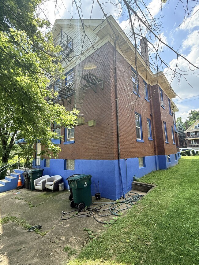 Foto del edificio - 860 Blair Ave