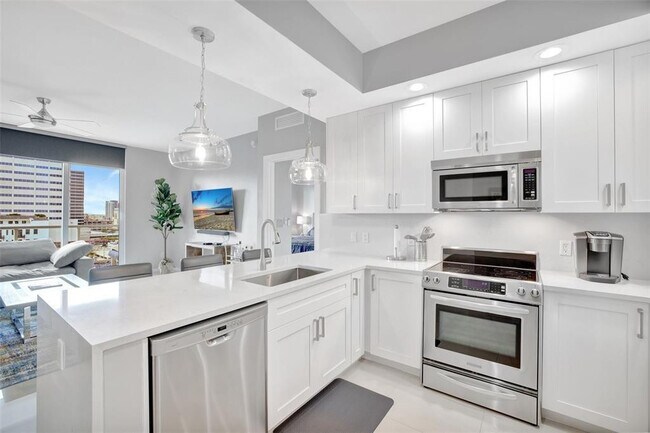 Foto del edificio - 315 NE 3rd Ave