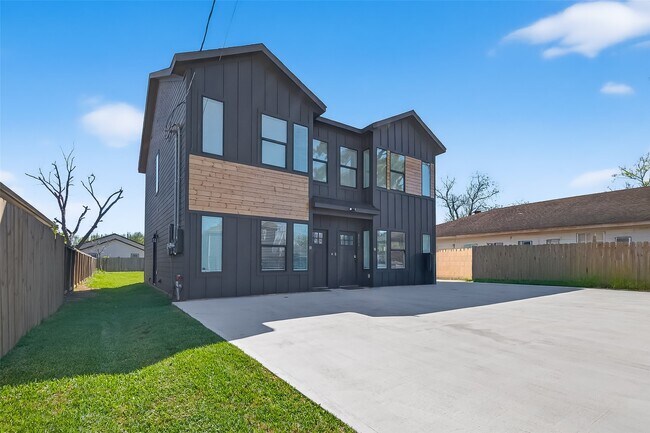 Foto del edificio - 4624 Maggie St