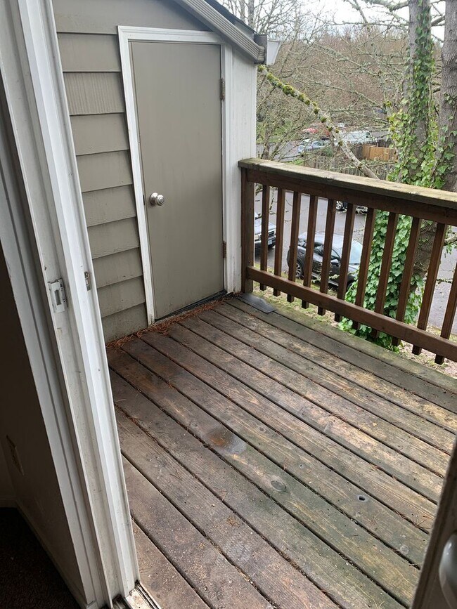 Building Photo - 2 br, 1 bath House - 9745 SW Lookout Terra...