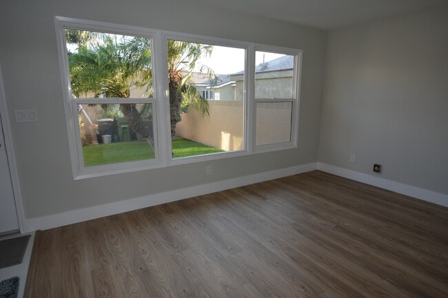 Foto del edificio - 4137 W 160th St