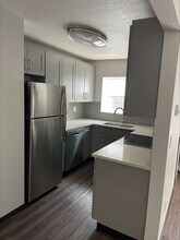 Building Photo - 2110 NE 65th St