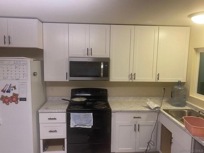 Foto del edificio - 8181 Jade Coast Rd