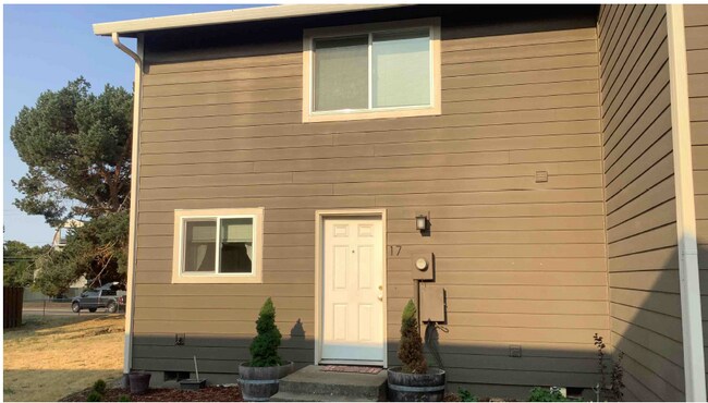 Building Photo - 3305 Vittoria Way