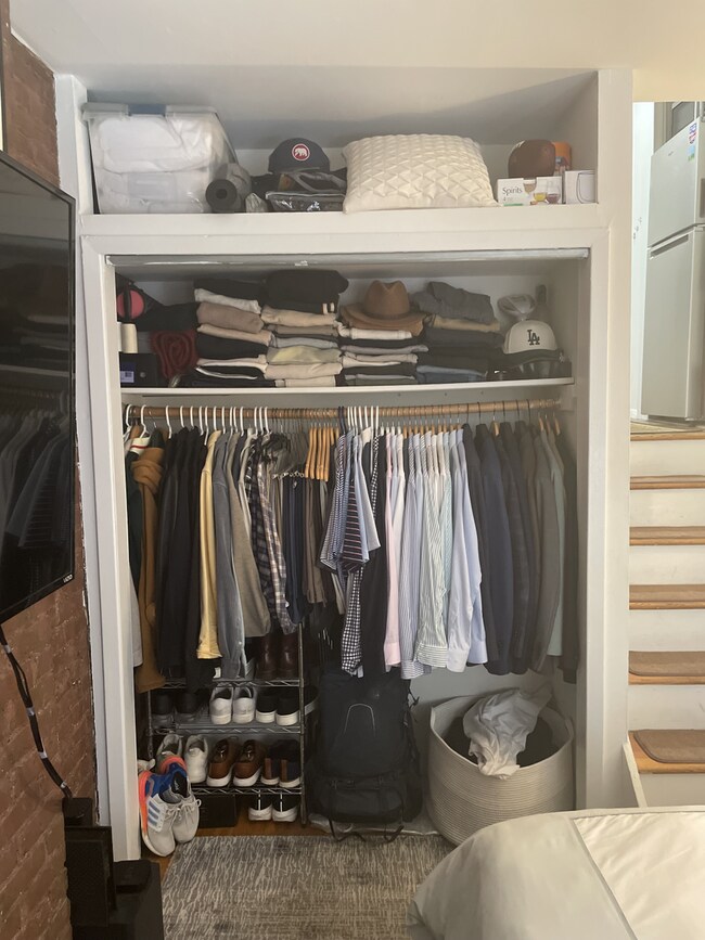 Building Photo - 344 E 49th St