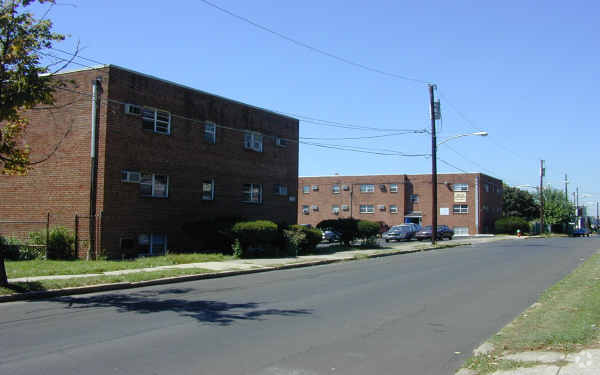 Foto del edificio - Cottage Court Apartment