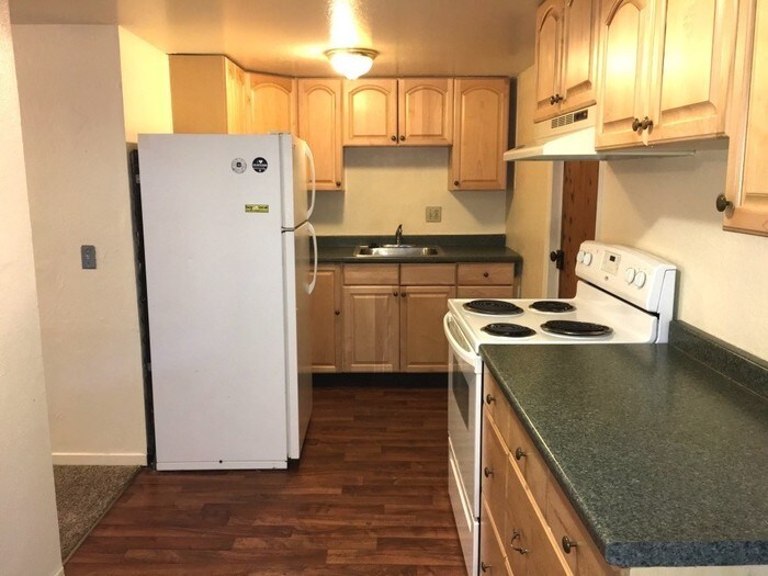 Primary Photo - 1325 N Virginia St