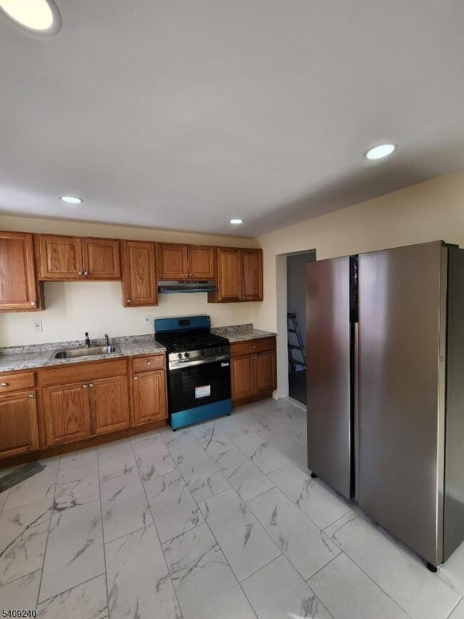 Building Photo - 252 Montgomery St