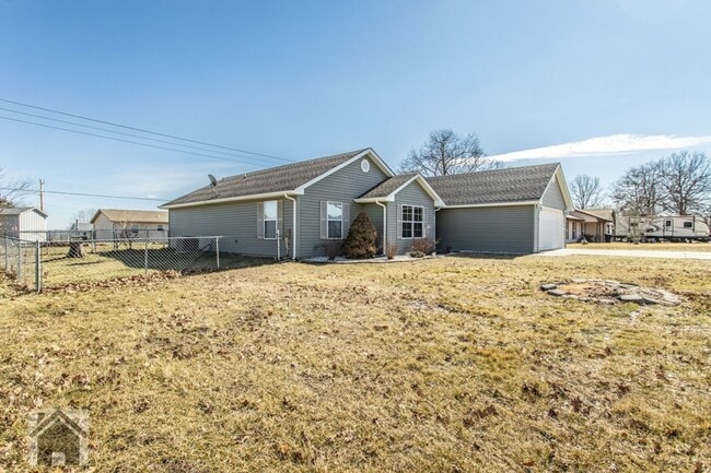 Building Photo - 105 Shara Dr