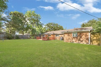 Building Photo - 1806 Clayton Dr