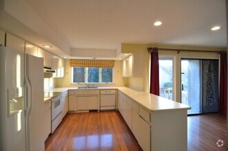 Building Photo - 9405 Hartwick Cir SE