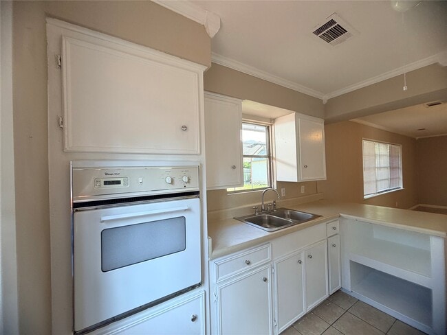 Building Photo - 2513 Mulberry Ln