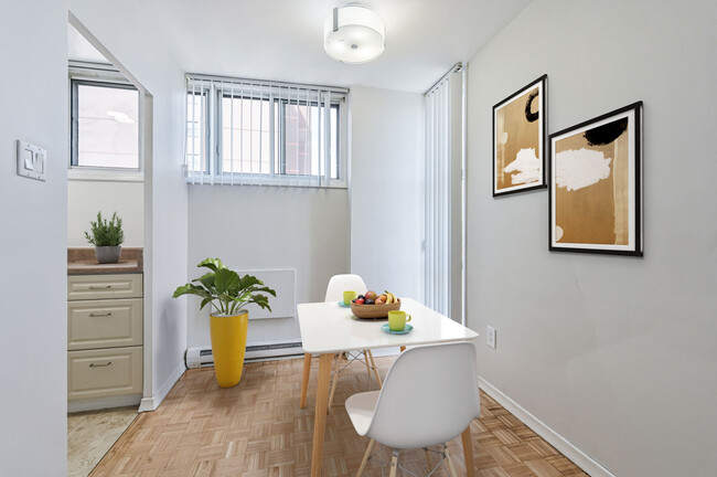 Building Photo - Davisville Tower