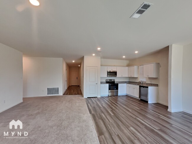 Building Photo - 5549 Ladytown Ln