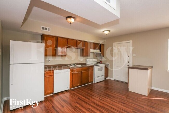 Foto del edificio - 4013 Commonwealth Dr